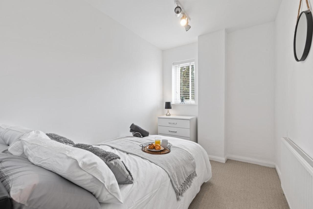 Nuneaton - Ideal 3 Bedroom, Wi-Fi Parking, Sleeps 6 - Jrr Stays Bagian luar foto
