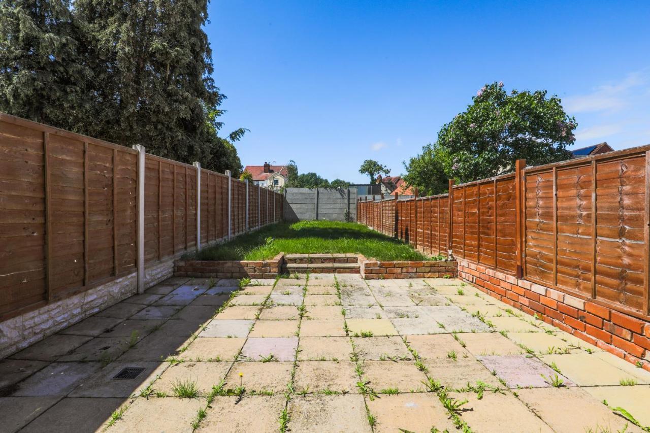Nuneaton - Ideal 3 Bedroom, Wi-Fi Parking, Sleeps 6 - Jrr Stays Bagian luar foto