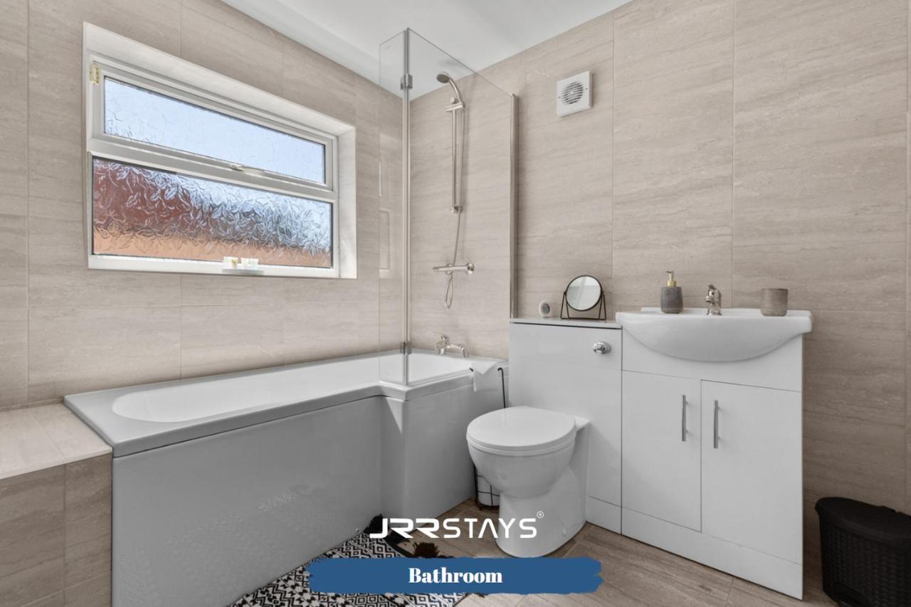 Nuneaton - Ideal 3 Bedroom, Wi-Fi Parking, Sleeps 6 - Jrr Stays Bagian luar foto