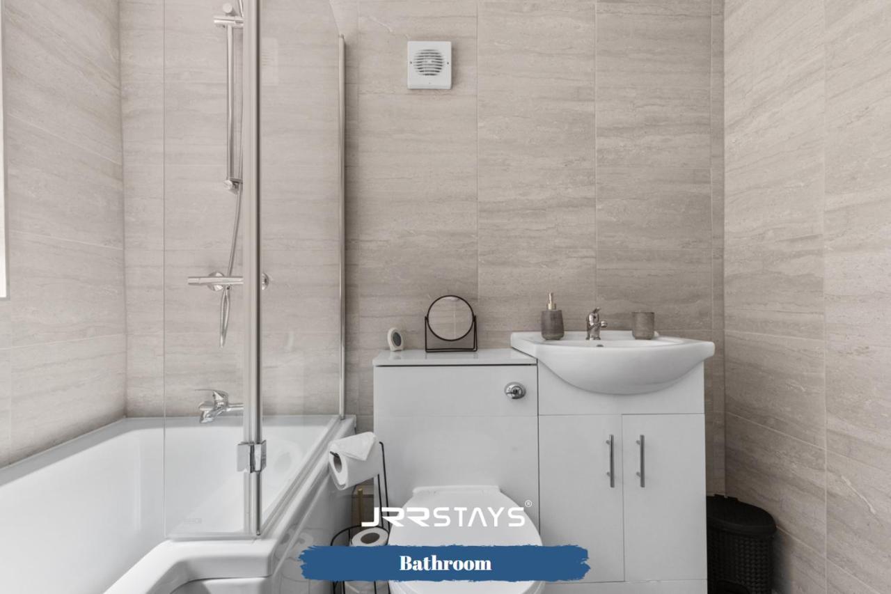 Nuneaton - Ideal 3 Bedroom, Wi-Fi Parking, Sleeps 6 - Jrr Stays Bagian luar foto