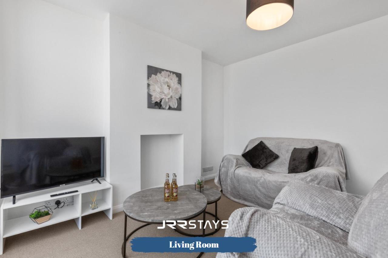 Nuneaton - Ideal 3 Bedroom, Wi-Fi Parking, Sleeps 6 - Jrr Stays Bagian luar foto